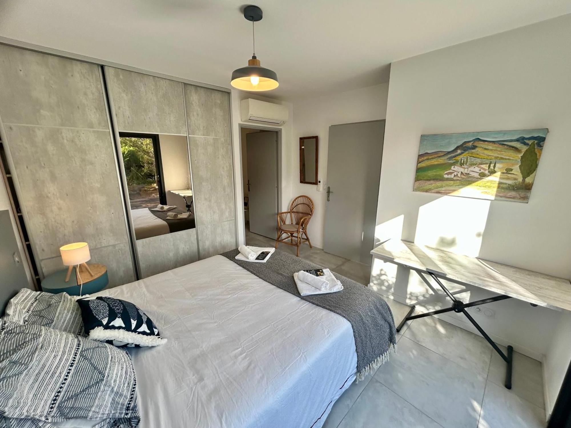 Appartement Luxe Le Levant Hyeres Exterior photo